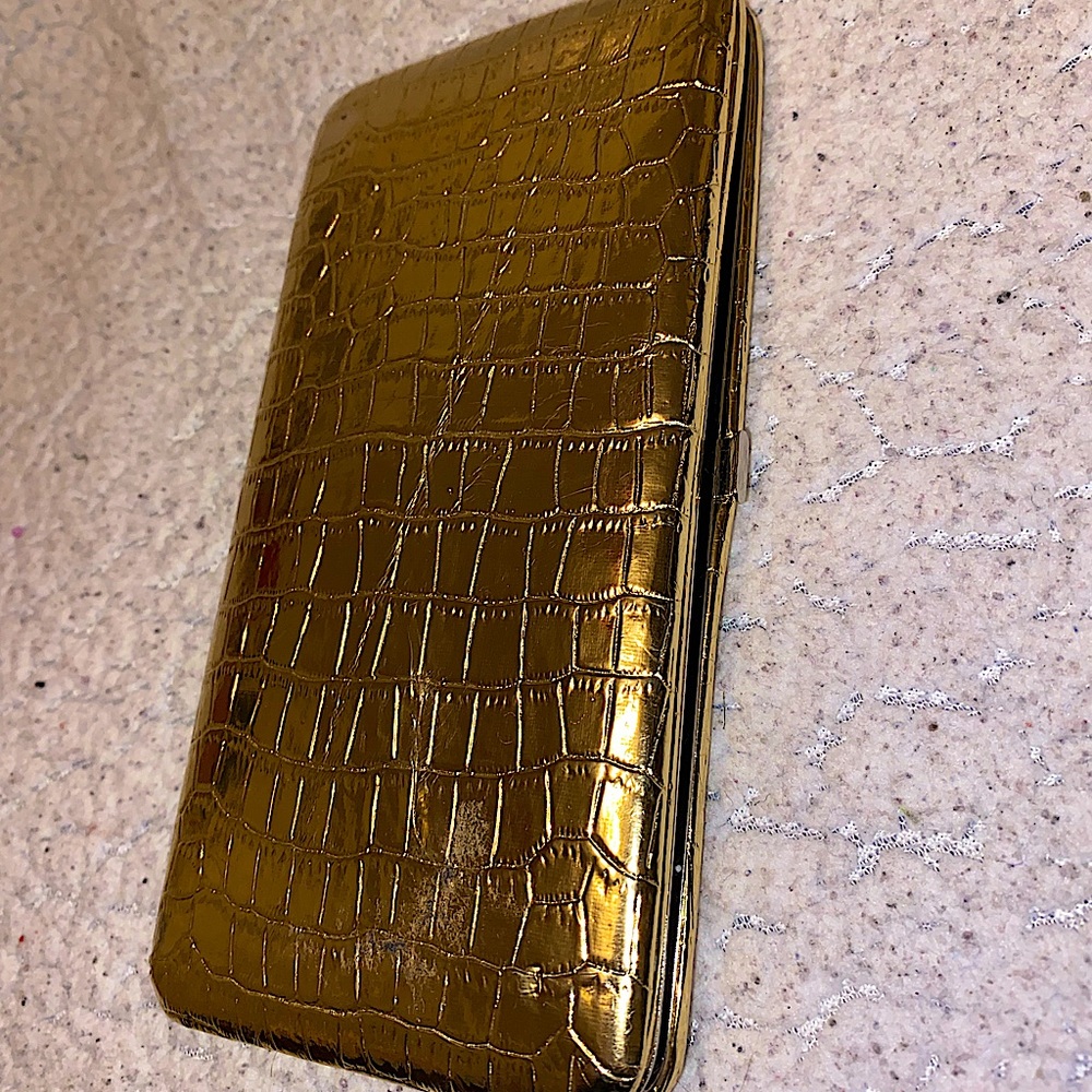 Gold Snake skin clutch wallet (used once only for 2hrs)🤩